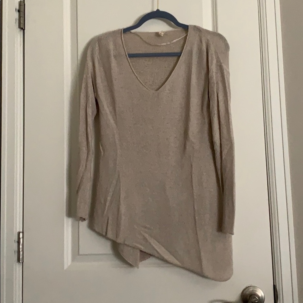 Light weight sweater